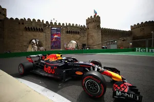 Ricciardo se lleva los segundos libres de Bakú