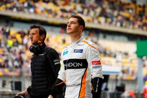 Vandoorne recorta distancias con Alonso: dos décimas de diferencia en clasificación