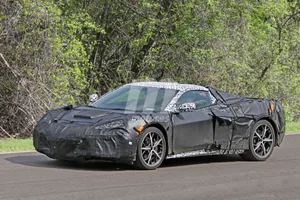 El Chevrolet Corvette C8 estrena nuevo frontal y pinzas de freno dobles