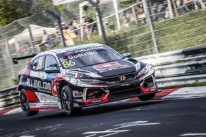 Guerrieri le gana la partida a Oriola en el Nordschleife