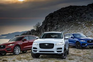 La gama del Jaguar F-Pace estrena versión SVR y equipamiento tecnológico