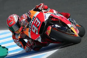 Márquez gana en Jerez ante la triple caída de Lorenzo, Dovizioso y Pedrosa