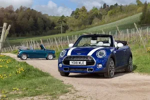 El MINI Cabrio celebra su 25 aniversario en el Reino Unido