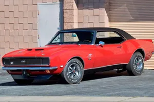 Reggie Jackson se deshace de un Yenko Camaro y 7 Corvettes entre otros clásicos