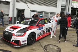 Rast sorprende en los libres del WTCR en Nürburgring