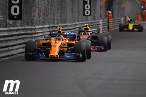 Vandoorne cree que McLaren retrasó su parada por Alonso