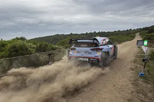 Andreas Mikkelsen arranca con fuerza el Rally de Italia