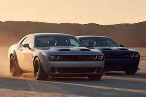 Nuevos Dodge Challenger SRT Hellcat y Hellcat Redeye con 727 y 808 CV