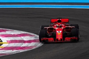 Ferrari espera superar en carrera a Mercedes arrancando con los ultrablandos