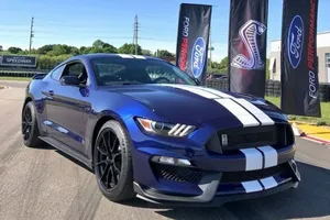 La gama Mustang Shelby GT350 2019 recibe mejoras de bastidor y aerodinámicas