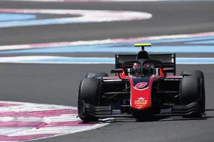 George Russell frena la racha de poles de Alexander Albon