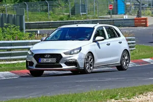 El nuevo Hyundai i30 N Sport cazado al descubierto en Nürburgring
