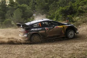 Ogier y Neuville mantienen su duelo en el Rally de Italia