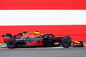 Verstappen: "Perdemos bastante tiempo en las rectas"