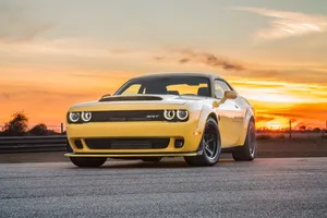 El Dodge Demon Hennessey HPE1000 exprimiendo sus 1.070 CV en circuito