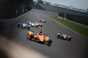 Michael Andretti: "Alonso hará el campeonato completo, o nada"