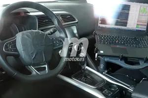 El interior del Renault Kadjar 2019 al descubierto en estas fotos espía