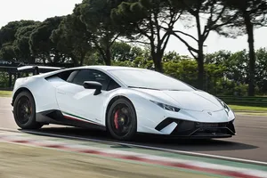 Lamborghini no lanzará un cuarto modelo hasta el año 2025