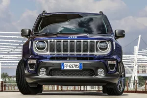 Italia - Junio 2018: Cara para Jeep, cruz para Fiat