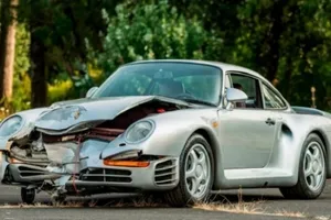 ¿Pagarías medio millón por este Porsche 959 accidentado?
