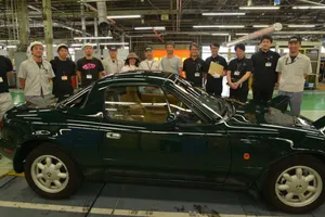 Presentado el primer Mazda MX-5 NA restaurado por la propia marca