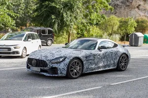 Misterioso prototipo del Mercedes-AMG GT R cazado en la calle