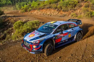 Tänak sonríe, Neuville es baja y Ogier sobrevive en Turquía