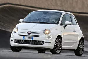 La gama del Fiat 500 recupera la versión de GLP y suma un nuevo motor de 85 CV