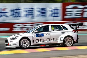 Thed Björk, intratable, logra la primera pole en Ningbo