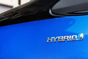 Toyota quiere colaborar con Geely en el desarrollo de motores híbridos
