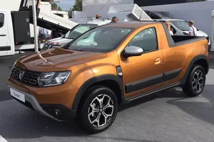 El nuevo Dacia Duster se transforma en un pick-up