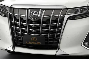 Lexus deja la puerta abierta a un monovolumen basado en el Toyota Alphard