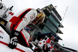 Oriol Servià busca volver a la Indy 500 sin Scuderia Corsa