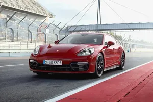 Porsche Panamera GTS 2019, más músculo y deportividad