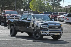 El nuevo RAM Rebel TR de 530 CV posa por primera vez ante las cámaras