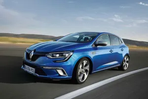 Renault revela sus nuevas mecánicas híbridas en París 2018