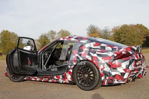 Nuevas fotos espía en Nürburgring desvelan la versión de GT4 del nuevo Toyota Supra GR