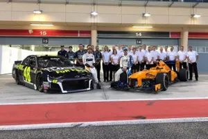 Alonso probó en Bahréin el Chevrolet de la NASCAR de Jimmie Johnson