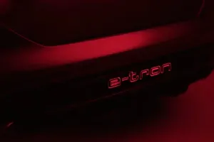 El Audi e-tron GT Concept se insinúa en este adelanto previo a su debut