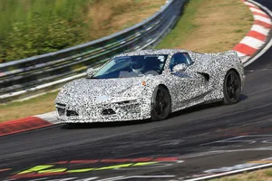 Los prototipos del Chevrolet Corvette C8 en aceleración [vídeo]