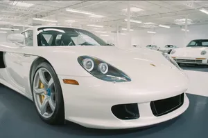 The White Collection: 65 Porsche y todos de color blanco