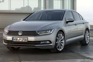 El Volkswagen Passat y su variante familiar estrenan el motor 1.5 TSI de 150 CV