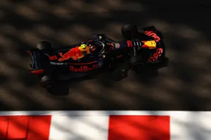 Verstappen y Ricciardo marcan distancias en la última FP1 de 2018