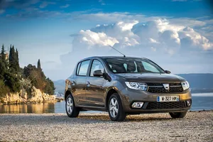 Italia - Noviembre 2018: El Dacia Sandero iguala su récord