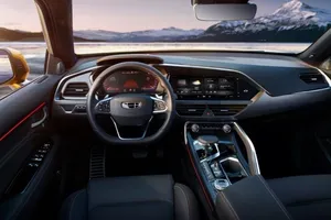 Geely presenta el avanzado interior del nuevo FY11