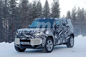 Los prototipos del Land Rover Defender 110 ya se enfrentan a la nieve