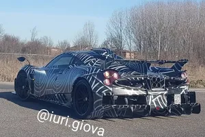 El nuevo Pagani Huayra R cazado durante sus pruebas de desarrollo