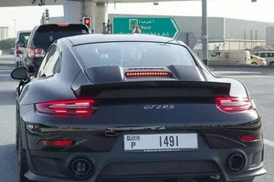 ¿Un Porsche 911 GT2 RS Touring Package? En Dubai ya lo tienen