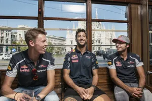 Sainz y Ricciardo: Kvyat merece otra oportunidad en la F1