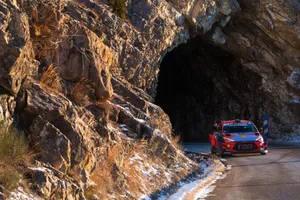 Thierry Neuville saca las uñas en el Rally de Montecarlo